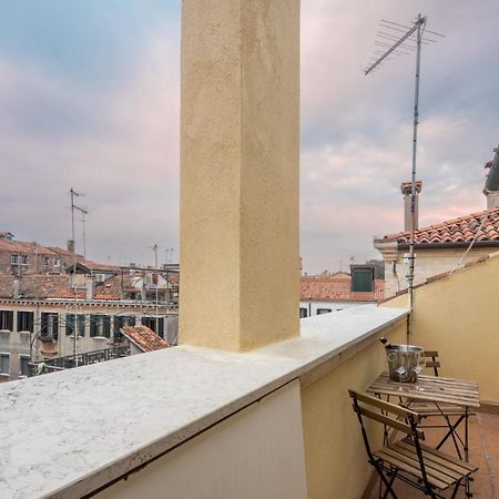 Bright Apartment On Venetian Roofs R&R المظهر الخارجي الصورة