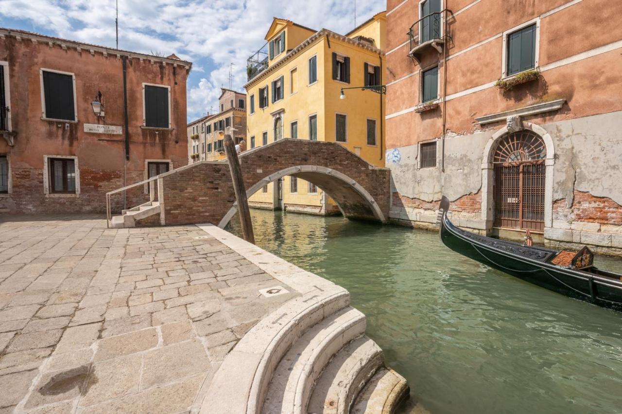 Bright Apartment On Venetian Roofs R&R المظهر الخارجي الصورة